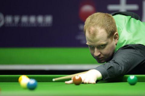 中场球员在 中场球员在